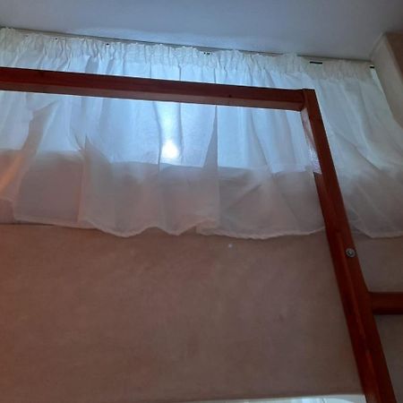 Private Room In Apartment Tov 塔哈佐特 外观 照片